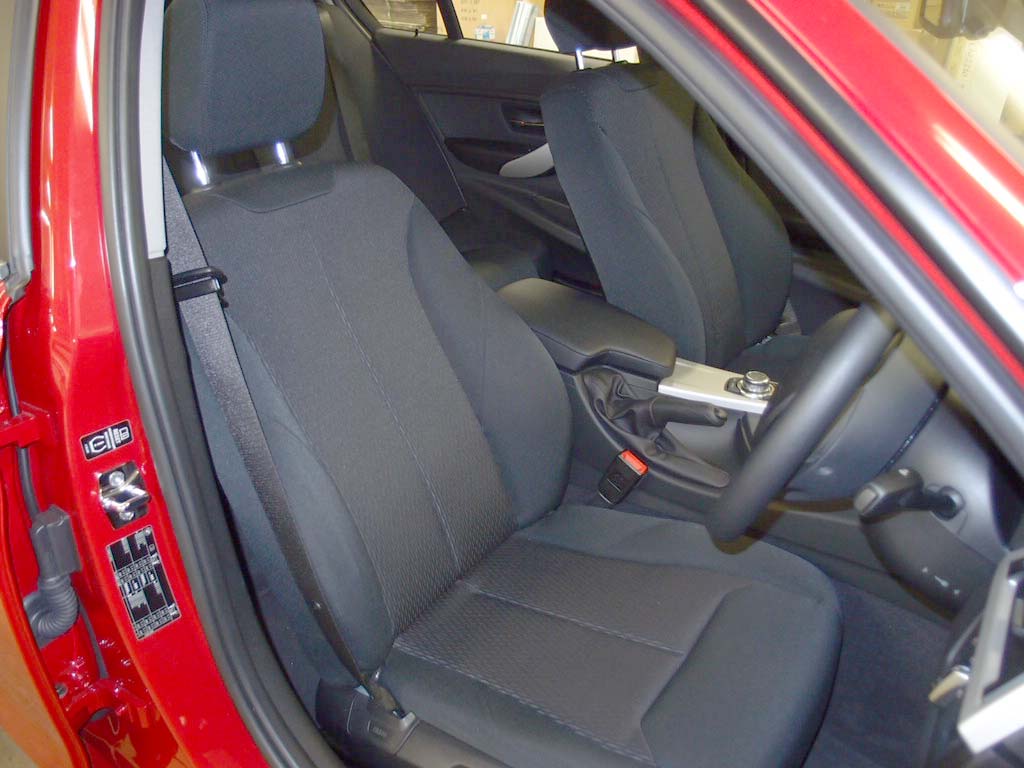 BMW 3シリーズ（F30）セダンModern Luxury | 車シートカバー適合表